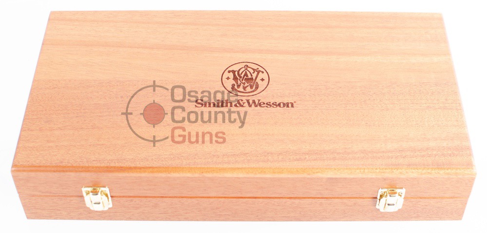 S&W - Wood and felt revolver box